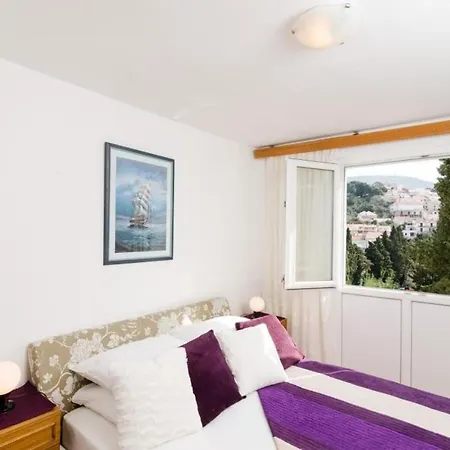 Nina - Two-bedroom With Balcony Apartment *