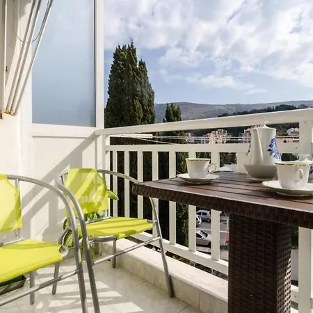 Apartment Nina - Two-bedroom With Balcony *